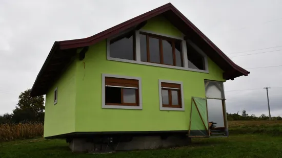 Supruga se žalila na pogled, pa joj je Bosanac sagradio kuću koja se okreće: Izgleda čudesno