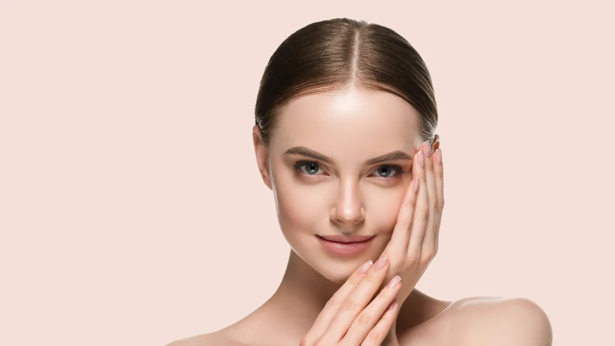 Teški puderi odlaze u drugi plan: Ovo su lagane podloge koje volimo u toplijim danima