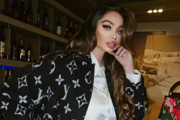 Soraja pozirala u čipkastom negližeu i fanove bacila na koljena: 'Savršena si'