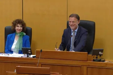 Raznježeni Jandroković ispalio i izazvao smijeh u Saboru: 'Jer ljubav je ipak na selu'