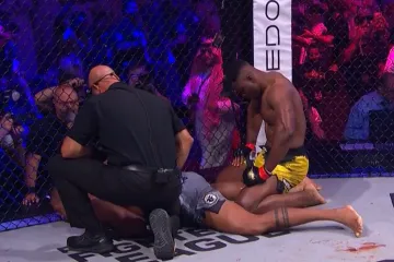 Ngannou ekspresno samljeo diva od 203 cm u prvoj rundi. Ferreiru brutalno onesvijestio, a onda se slomio od emocija: 'Ovo je za mog sinčića'