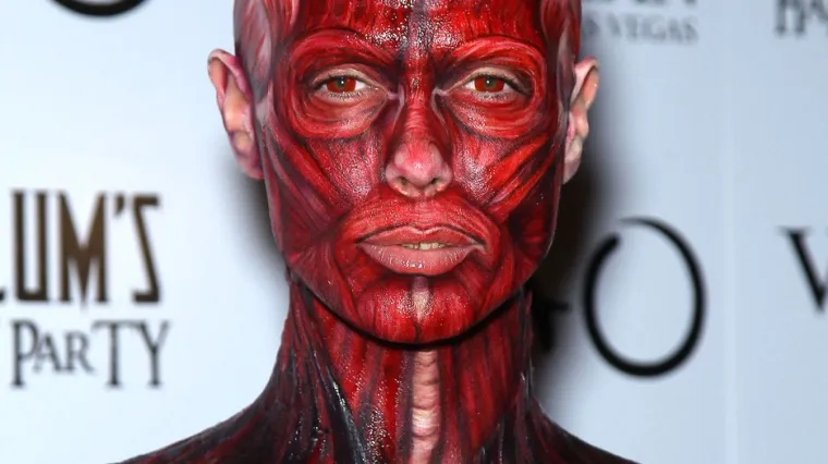 Crv, izvanzemaljka, majmun: Bivša Viktorijina anđelica oduševljava svojim kostimima