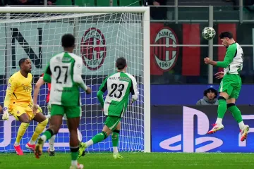 Milan poveo u 37. sekundi golom bivšeg igrača Feyenoorda pa ispao. Presudila kapetanova glupost