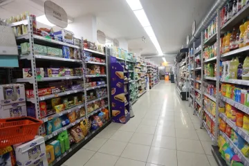 24.01.2025., Sibenik - Za danas je u cijeloj Hrvatskoj najavljen bojkot trgovackih centara zbog neprihvatljivo visokih cijena i poskupljenja artikala. Gradjani su pozvani da ne kupuju nista u centrima kako bi trgovce natjerali na smanjenje cijena, a pozivima na bojkot su se pridruzili i brojni politicari pa cak i ministar gospodarstva. Odaziv potrosaca i rezultate bojkota bit ce moguce procijeniti na kraju dana. Photo: Dusko Jaramaz/PIXSELL