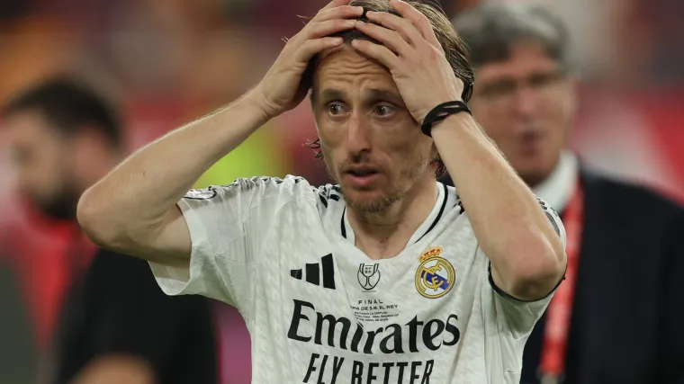 FC Barcelona, Barca Real Madrid CF. Copa del Rey. Final. Luka Modric of Real Madrid at full time during the Copa del Rey match, Final, between FC Barcelona and Real Madrid CF played at La Cartuja Stadium on April 26, 2025 in Sevilla, Spain. kpng Copyright: xx AP_240427_BAR-RMA_COP_425,Image: 992656085, License: Rights-managed, Restrictions:, Model Release: no
