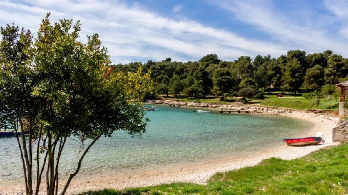 Vodič kroz deset najljepših plaža Istre koje morate doživjeti ovog ljeta