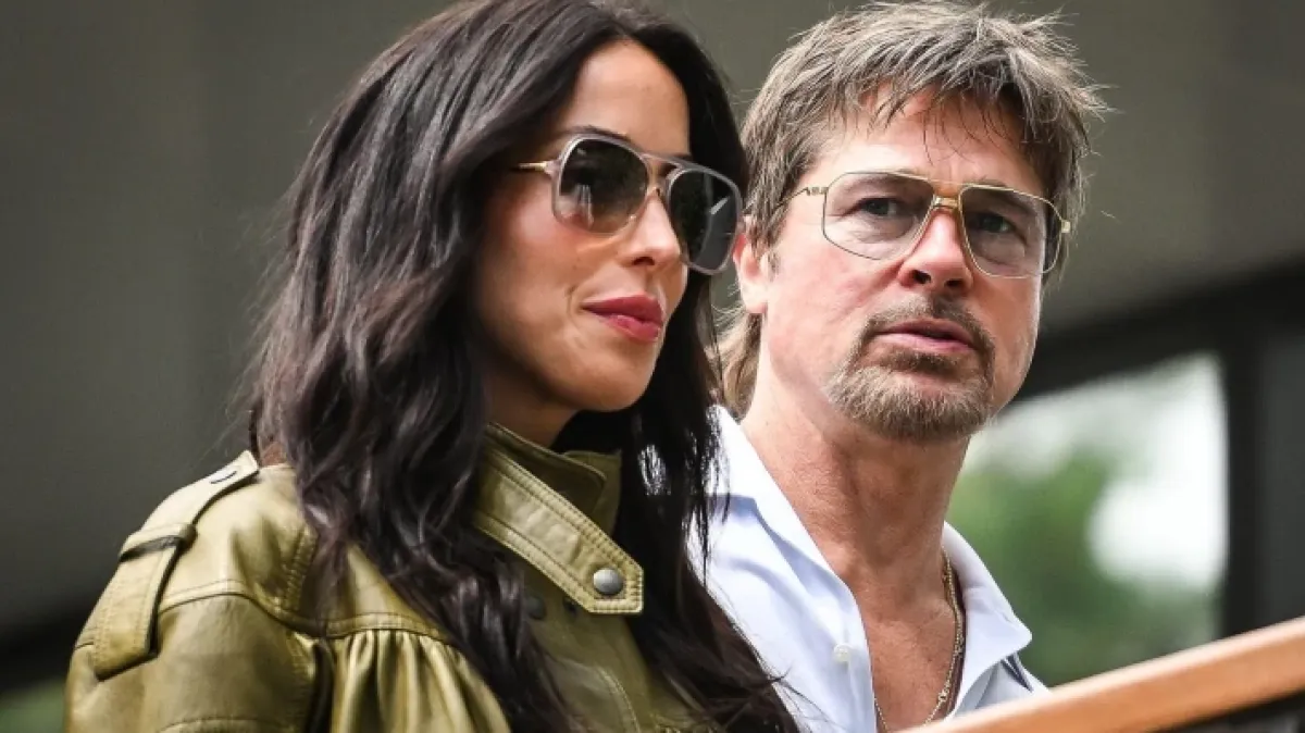 Brad Pitt i Ines de Ramon u fokusu na Roland Garrosu, no zvi