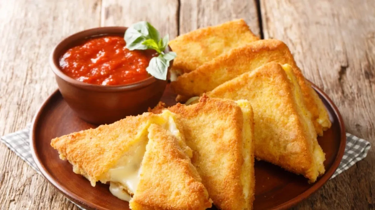 Tajna najboljeg pohanog sira: Recept i trikovi uz koje nikada neće iscuriti