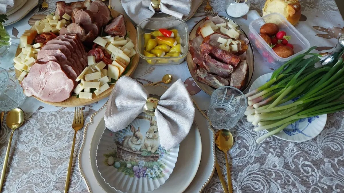Sretan Uskrs! 50 fotografija uskrsnog doručka naših čitatelja - svi stolovi su prekrasni na svoj način