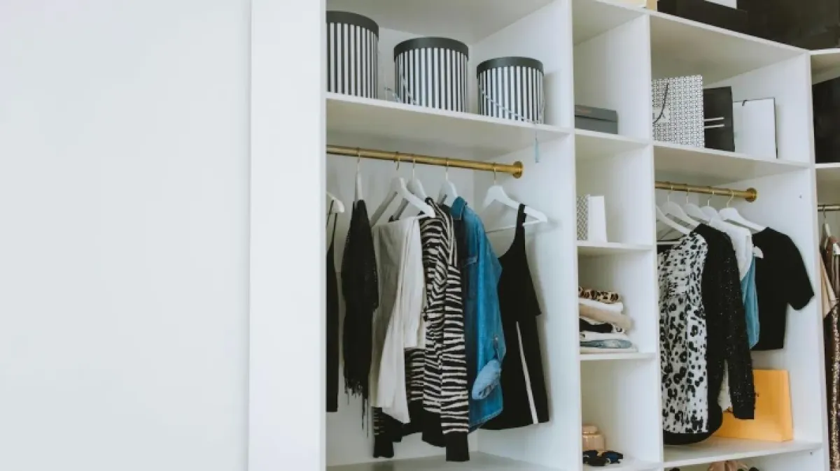 Kako očistiti garderobu prije zime: Vodič za savršenu jesensku organizaciju