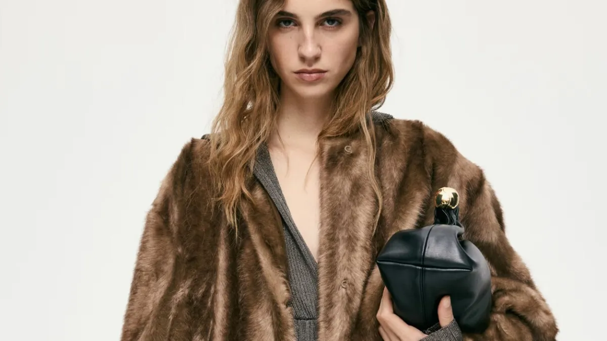 Bunde od umjetnog krzna su hit zime: Oduševio nas je H&amp;M model s krznenim šalom