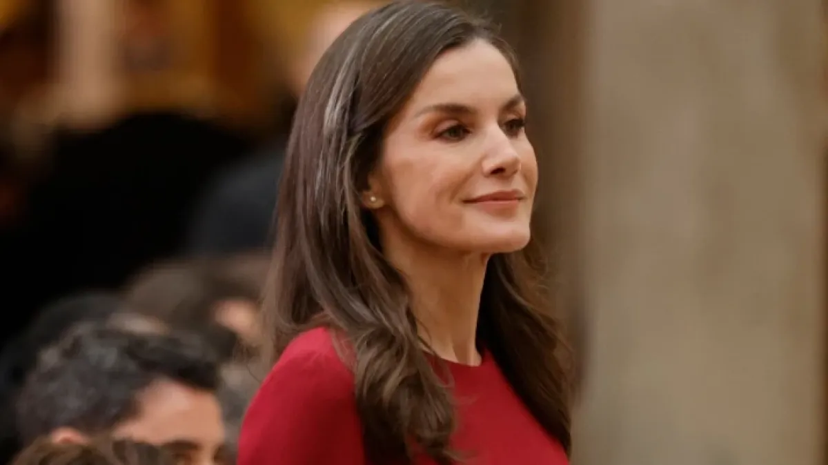 Kraljica Letizia bira udobnu obuću i savršene dnevne outfite koje želimo kopirati