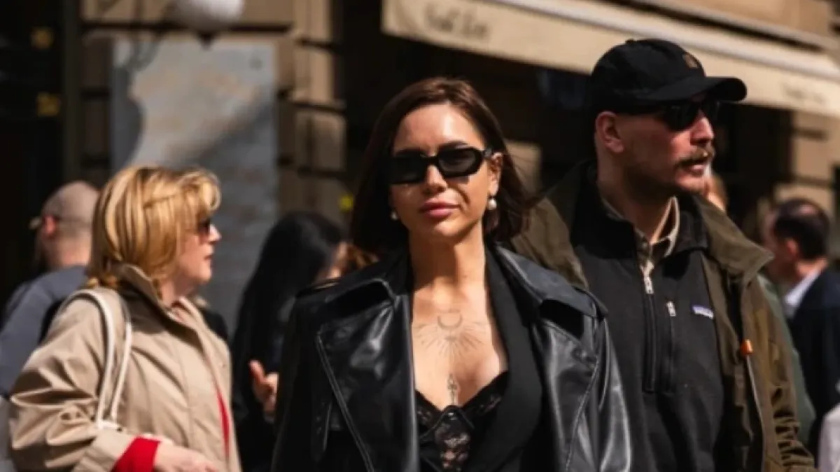 Tajna savršenog looka sa zagrebačke špice? Samopouzdanje, sandale i crni kožni kaput