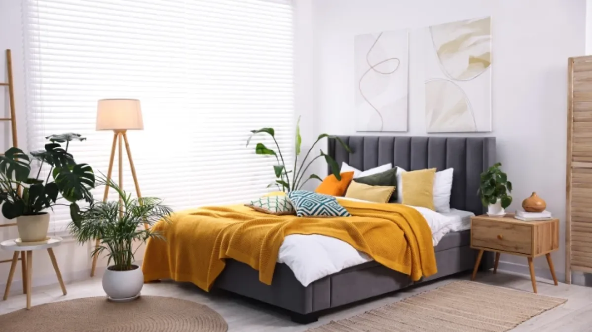 Obične stvari koje nikad ne bi trebalo držati u spavaćoj sobi