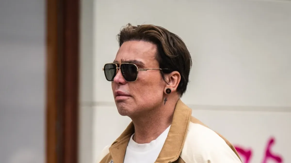 Modna igra: Neven Ciganović na zagrebačkoj špici u zanimljivom kaputu