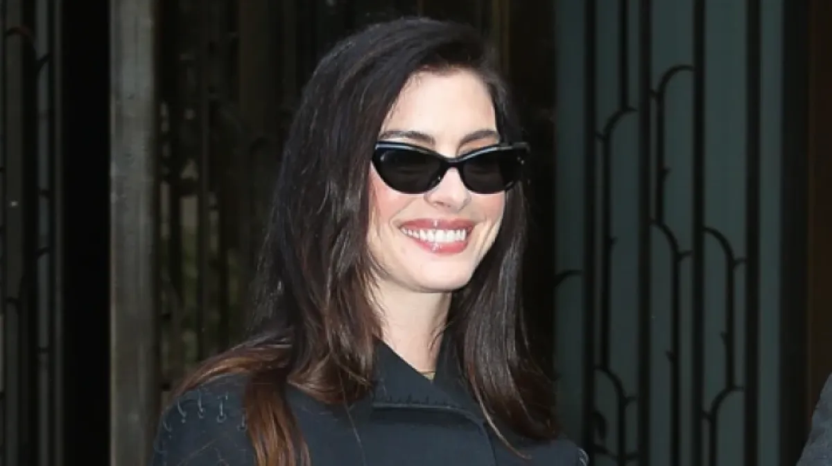 Anne Hathaway u traperu, Meryl Streep u odijelu: Tko je bolje odigrao modnu igru?