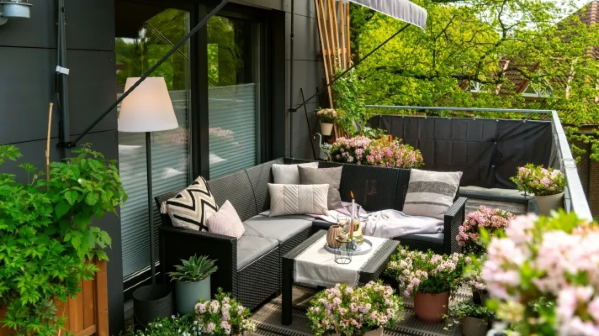Stvori svoju oazu mira: Pronašli smo povoljne detalje za uređenje balkona