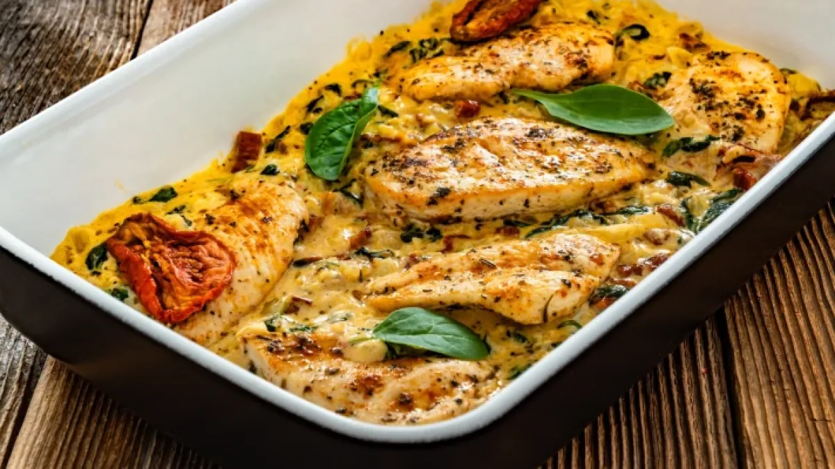Kremasta piletina na toskanski: Recept za brzi ručak koji će svi obožavati