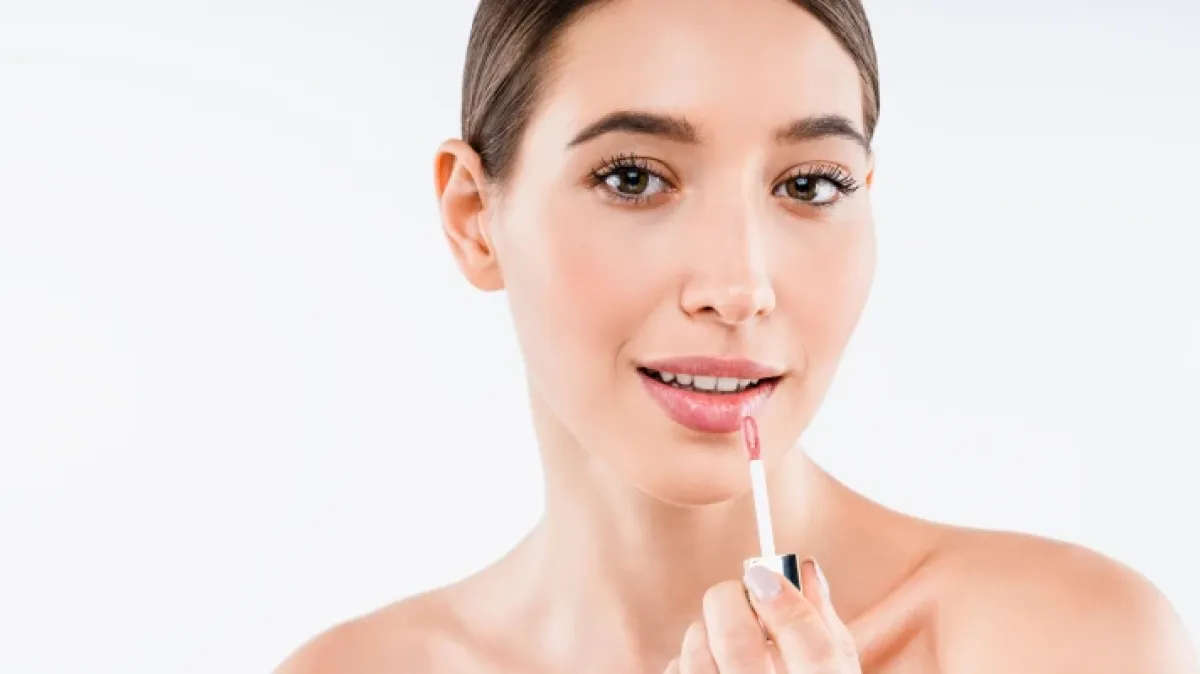 Glossy je ponovno trendi: Ovo su najbolja sjajila za usne koja vrijedi isprobati