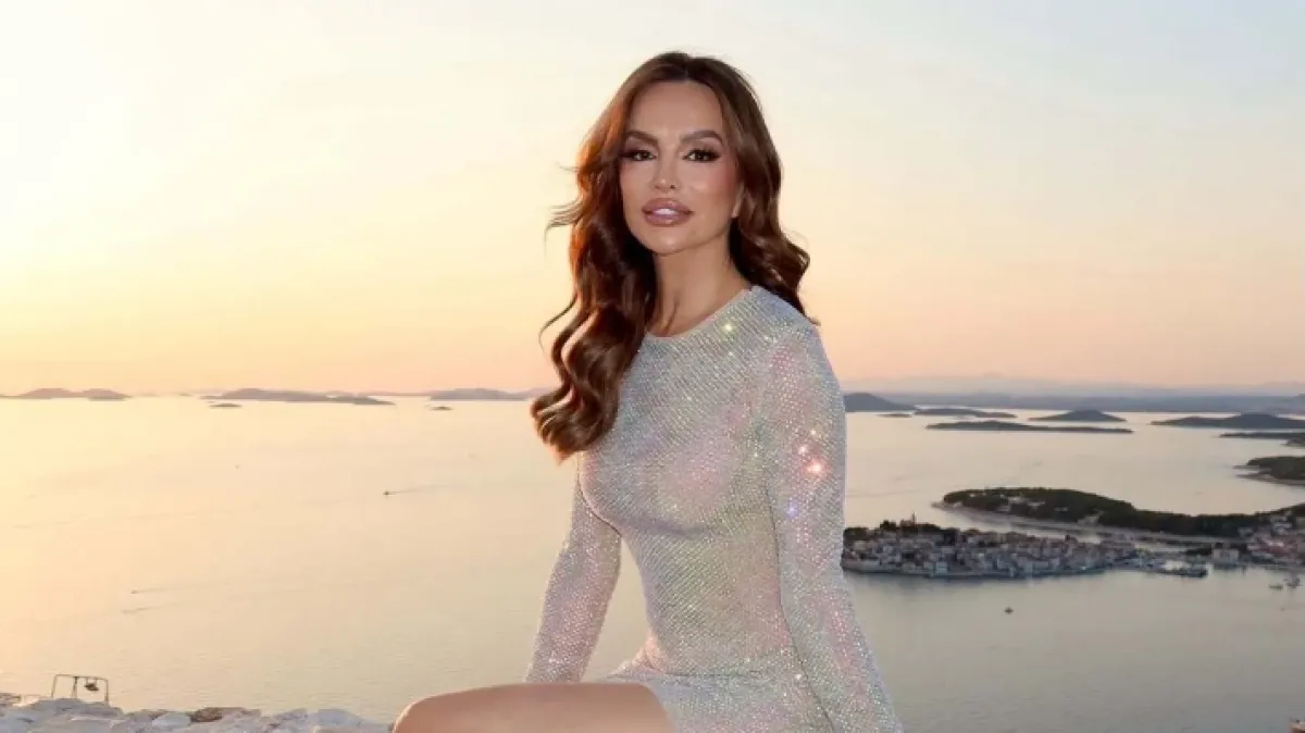 Severina oduševila u mini haljini, a odabrala je štikle koje vizualno izdužuju noge