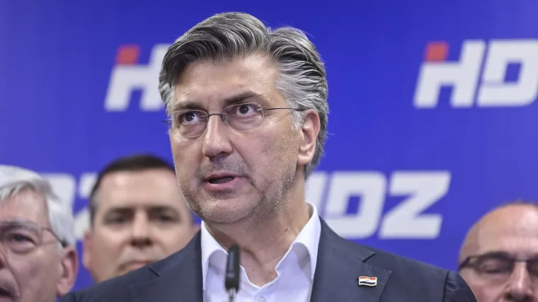 Plava Hrvatska blijede boje: Pogledajte lica HDZ-ovaca u noći izborne pobjede