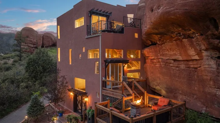 Prodaje se vila 'Kuća obitelji Kremenko': Napravljena je uz stijenu staru 200 milijuna godina