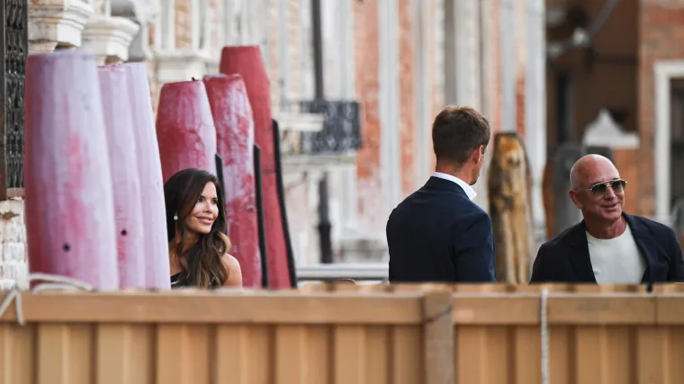 Građani bijesni, elita stiže privatnim avionima! Kako izgledaju pripreme za vjenčanje desetljeća?