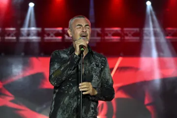 Lijepa odvjetnica ukrala mu je srce: Sandi Cenov pokazao suprugu, fanovi odu&scaron;evljeni