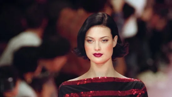 Bila je jedan od najvećih supermodela 90-ih, bolovala od neobične bolesti pa se 2018. vratila pistama