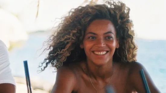 Queen Bey doma ima dvije pčelinje košnice, 35 Grammyja i vjeruje u magičnost broja četiri