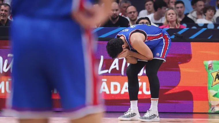 Srbi u očaju! Pognute glave, šok i nevjerica, spušteni pogledi i sakrivanje lica