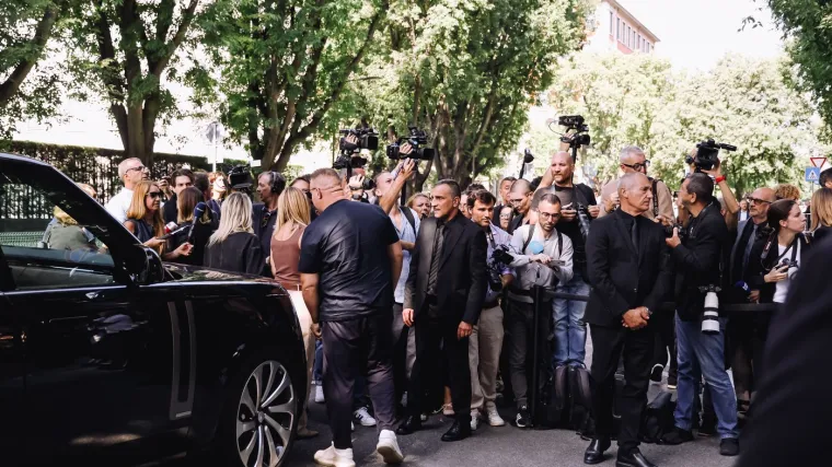 Od glumaca do političara: Pogledajte tko se sve došao oprostiti od Giorgija Armanija