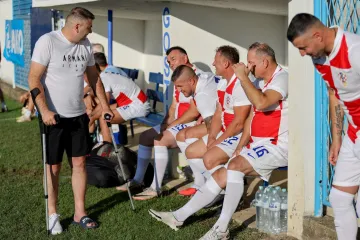 Legendarni igrači ukrali show na fešti u Benkovcu: Smijeh i suze na velikom rođendanu Velebita