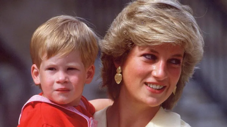 Od buntovnog dječaka do crne ovce kraljevske obitelji: Skandali princa Harryja podijelili su javnost