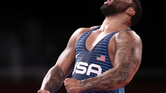 Ušao u kavez i demolirao suparnika! Svijet drhti pred naletom neviđene sile: 'On je problem'