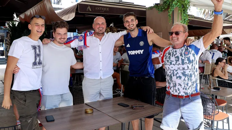 Ljubav prema Hajduku ne poznaje granice: Na derbi se ide i sa štakama