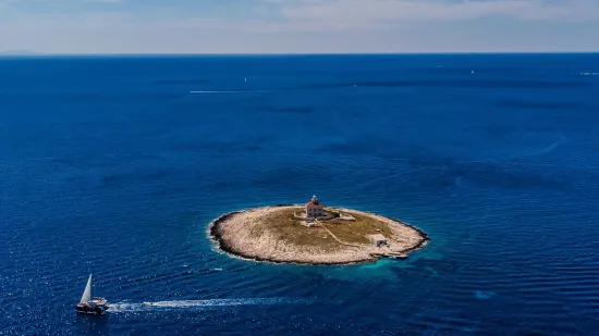 Savršeni kontrast užurbanom životu: Hrvatski otok koji mirom jednostavno poziva na odmor