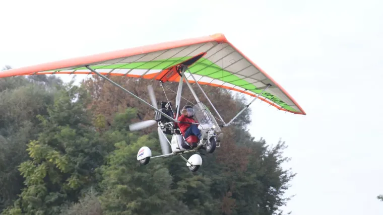 Sunčana nedjelja izmamila Međimurce van: Neki biciklom, pješke ili brodom, a neki - zmajem