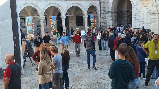 Zvijezde popularne serije stigle u Dubrovnik: Evo kako je izgledalo snimanje