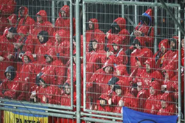 Kaos na Rujevici: Prekinuta utakmica Rijeke i Sparte, teren pod vodom, igrači u svlačionicama!