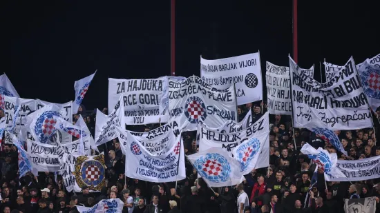 Ni rano gostovanje ih nije zaustavilo: Evo kako je Torcida odala počast Hrvatskim herojima!