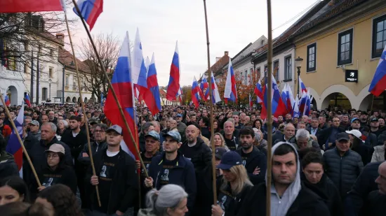 Slovenija na nogama! Prepune ulice Novog Mesta zbog smrti Aleša Šutara, pogledajte prizore