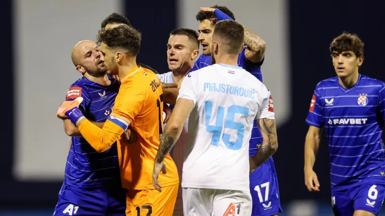 Pogledajte kaos! Kapetan Dinama dijelio šamare, a nije dobio crveni: Pala su dva igrača Rijeke