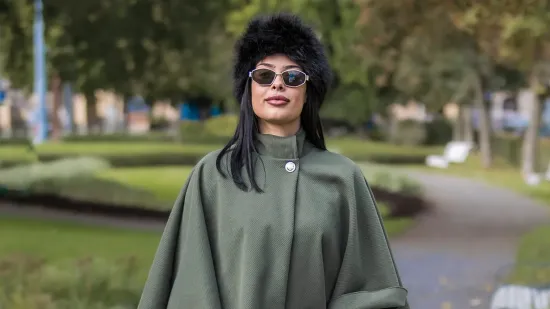 Djevojka sa šubarom mamila poglede u Osijeku: Visokim čizmama istaknula svoje duge noge