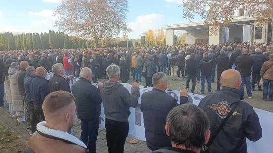 Nicolier je dobio sprovod kakav zaslužuje! Pogledajte tisuće ljudi koje su mu došle odati počast