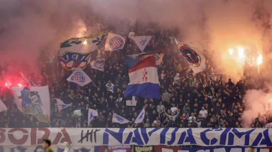 Pogledajte atmosferu 'ludog' Splita: Od ogromne bakljade i koreografije do citiranja Matoša