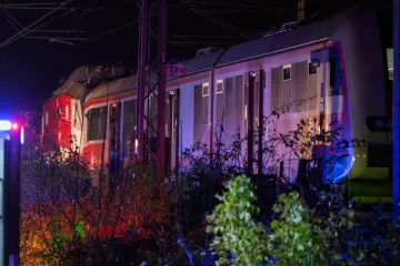 U stravičnom sudaru vlakova ozlijeđeno desetak putnika: 'Čula se glasna eksplozija'