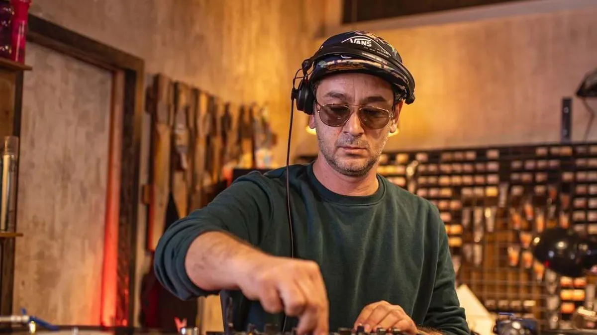 Prometna nesreća odnijela život jednog od najpoznatijih regionalnih DJ-eva