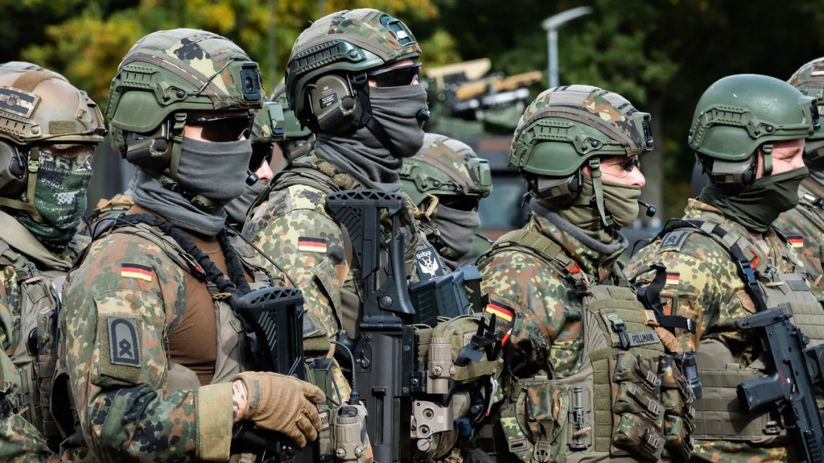 Europska država postaje vojni div, nervoza u Parizu: 'Na pola puta između budnosti i prijetnje'