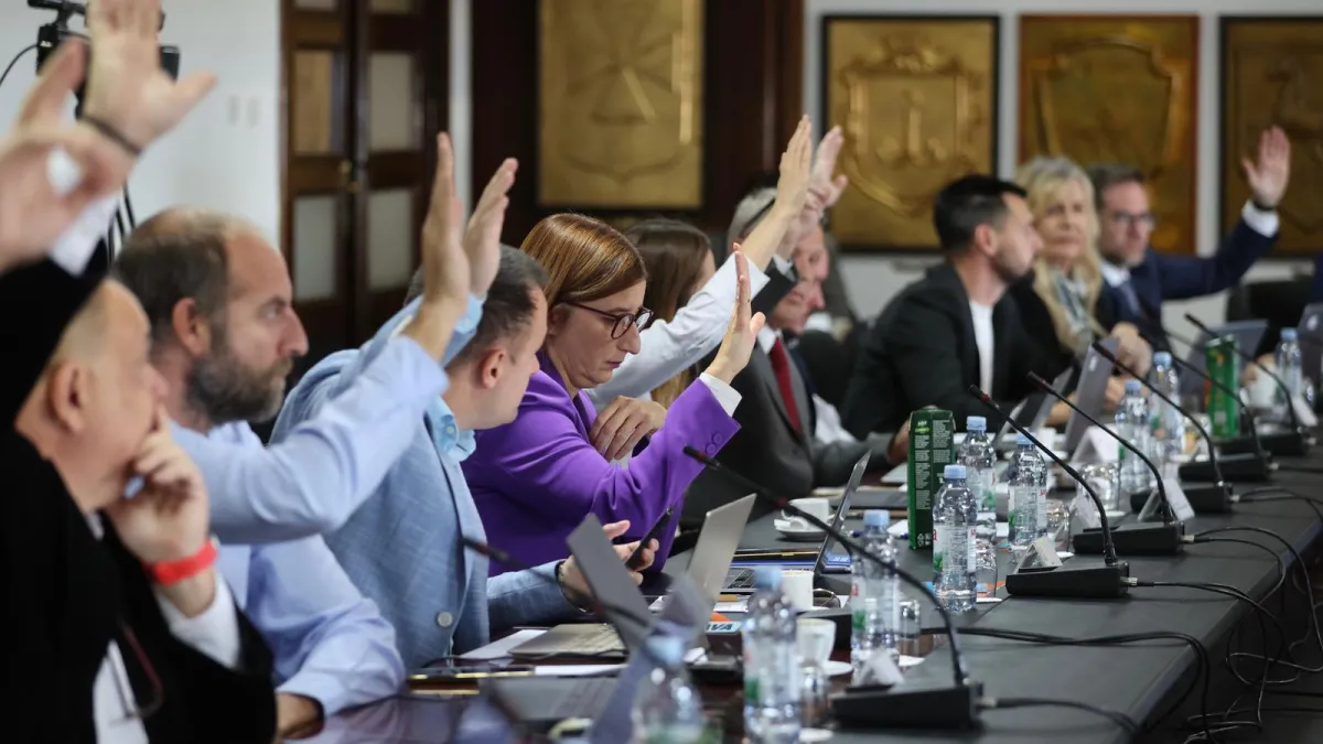 Politički rat: Prijetnje prijavama, optužbe za ucjenu i sjednica koja se pretvorila u kaos